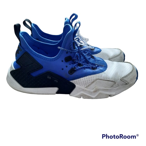 Nike Air Huarache Running Shoes - Picture 2 of 15